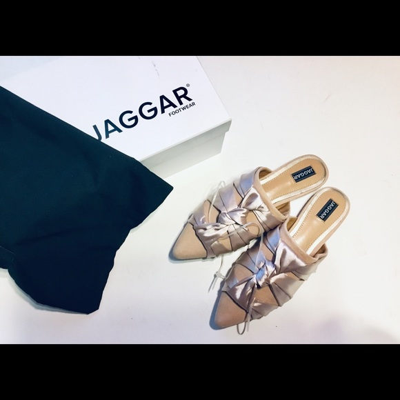 JAGGAR  Statue Flats - Picture 2 of 6